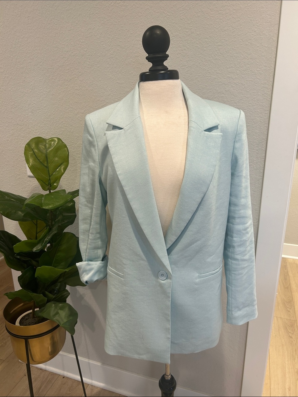 Alice + Olivia Pastel Blue Single-Button Notch-Lapel Blazer NWOT